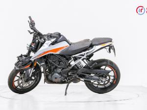 KTM  390 Duke 2021 2022